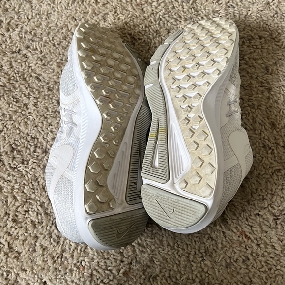 Nike training shoes - Picture 3 of 4